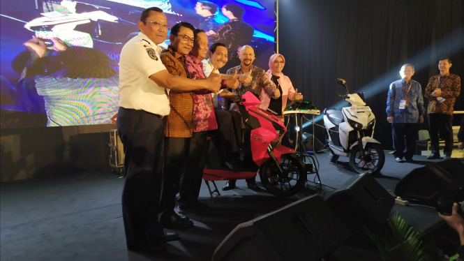 Pembukaan Pameran Kendaraan Listrik IEMS 2019