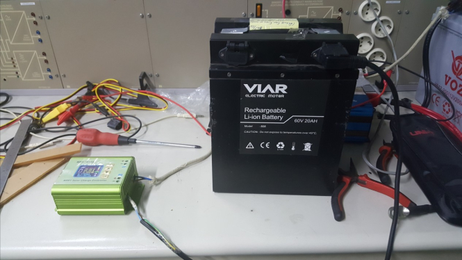 Baterai Motor Listrik