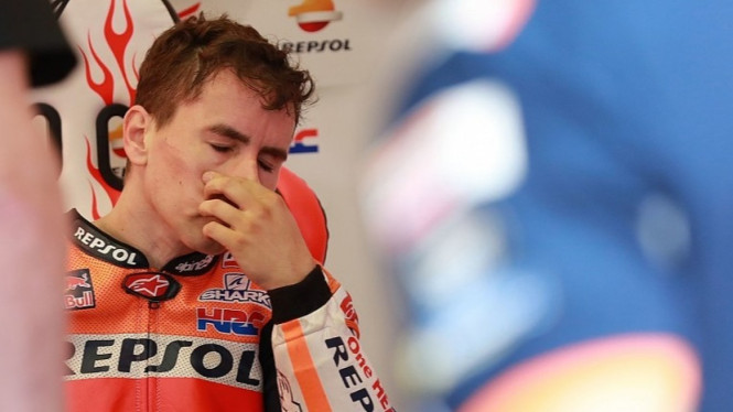 Jorge Lorenzo sedih