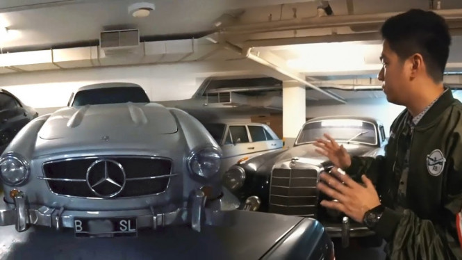 Koleksi mobil Habibie.