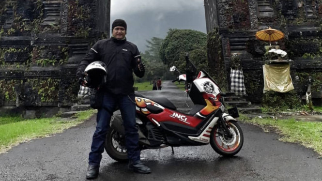 Yudi Kusuma dengan NMAX kesayangannya.