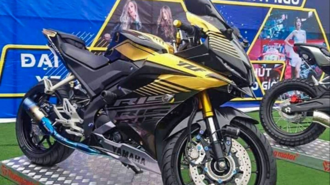 Yamaha R15 hedon asal Vietnam