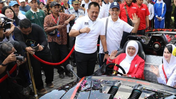 Gubernur Jawa Timur coba Mobil Listrik ITS