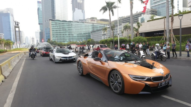 Konvoi mobil listrik menuju Formula E Jakarta