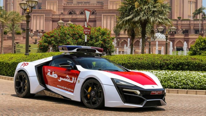 Mobil Polisi di Abu Dhabi Lykan Hypersport