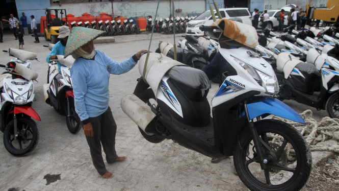 Ilustrasi motor ekspor