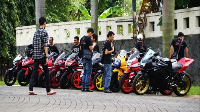 Komunitas Motor Kawasaki Ninja 250