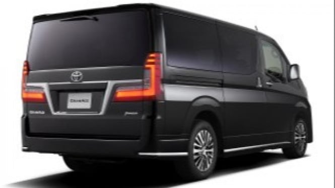 Toyota GranAce.