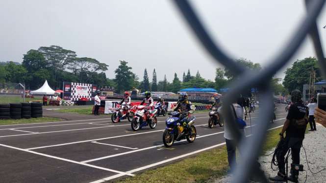 Pembalap Babarafi Racing, Aldiaz Aqsal (69)