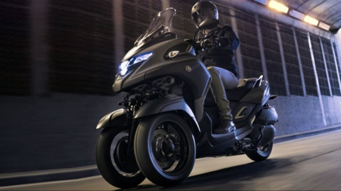 Yamaha New Tricity 300.