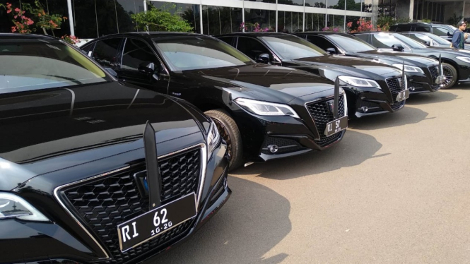 Mobil Dinas Menteri di DPR