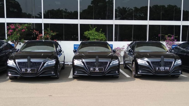 Mobil dinas Menteri di DPR