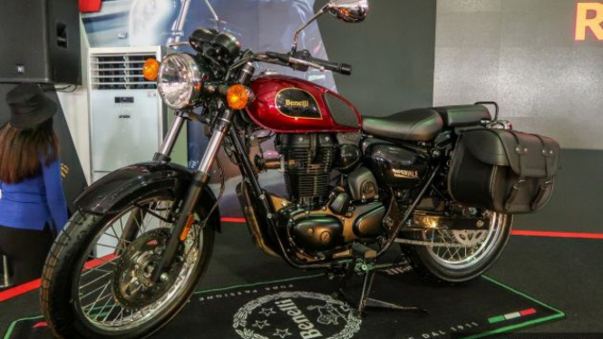 Benelli Imperiale 400i.