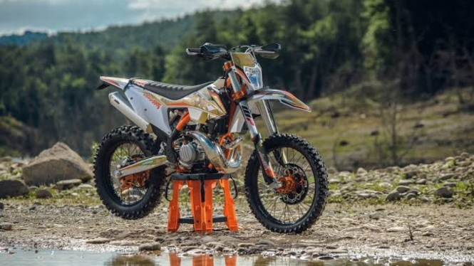 Produk baru KTM di Indonesia EXC 300 TPi