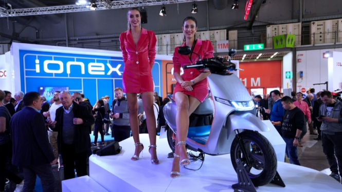 Skuter listrik Kymco i-One terbaru