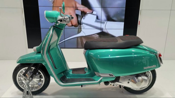 Lambretta G-325.