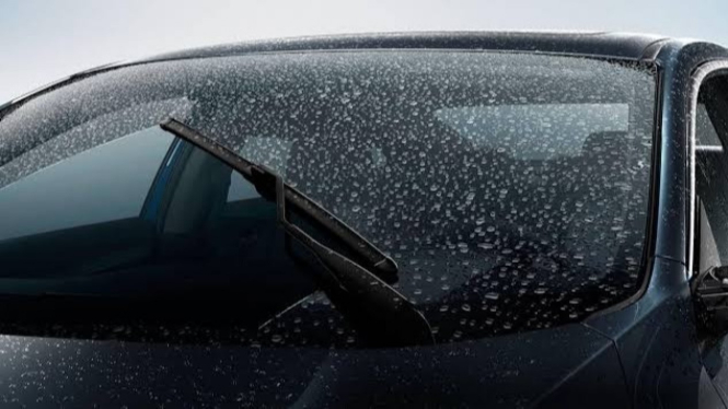 Ilustrasi wiper mobil di musim hujan