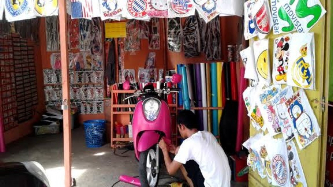 Toko stiker.