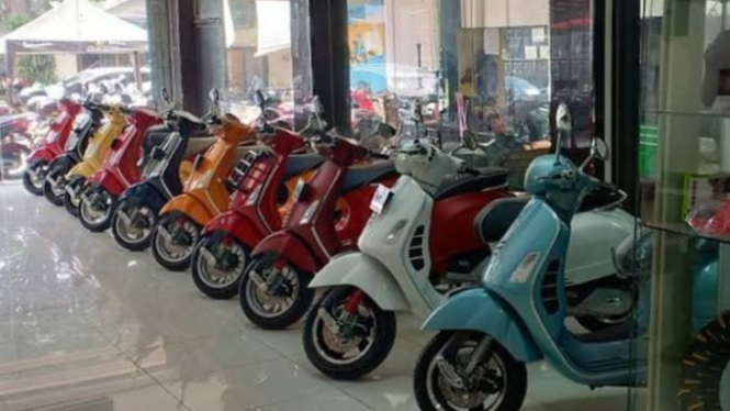 Ilustrasi Diler Vespa