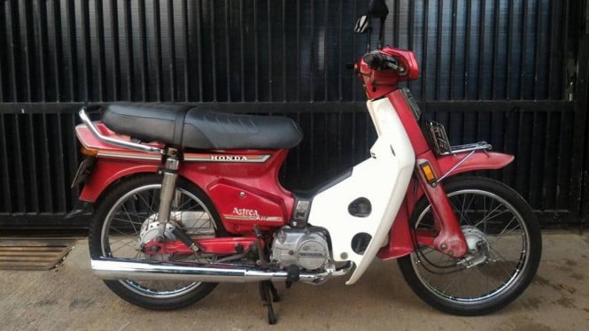 Honda Astrea Prima.