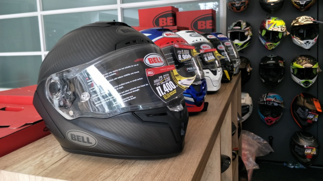 Promo helm Bell di IIMS Motobike Expo 2019