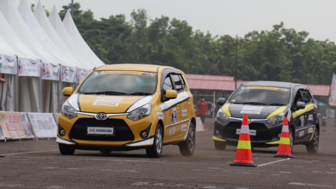 balap slalom Internasional Asia Auto Gymkhana