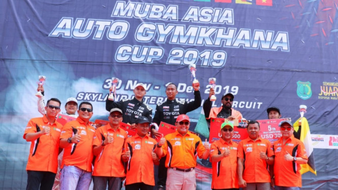 balap slalom Internasional Asia Auto Gymkhana