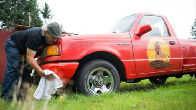 Edward Smith, pria yang tertarik seksual dengan mesin.