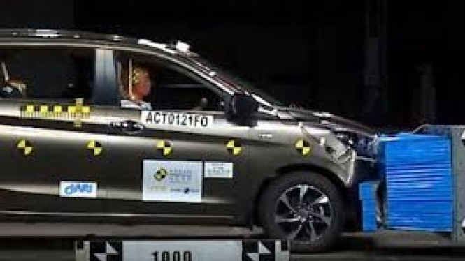 Uji Tabrak Suzuki All New Ertiga