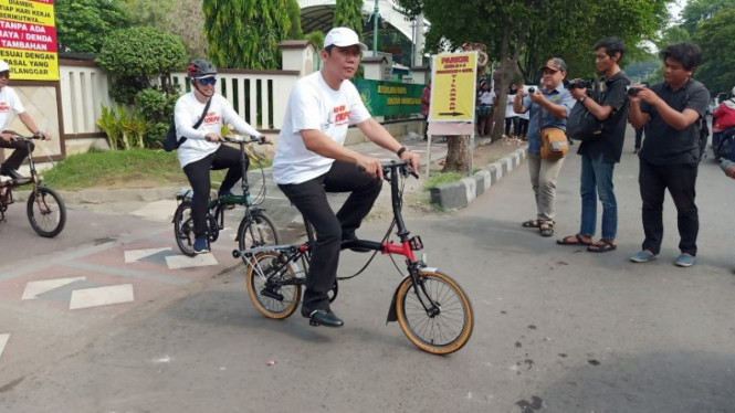 Kajari Sidoarjo pakai Brompton.