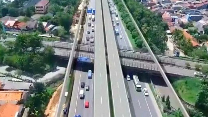 Tol layang Jakarta-Cikampek.