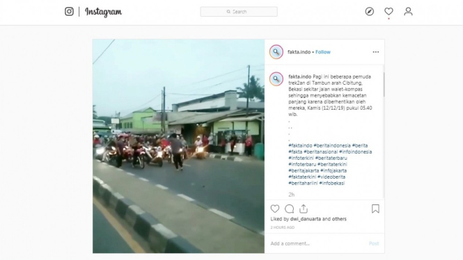Jalan Raya di Bekasi Macet karena Dipakai Trek-trekkan.