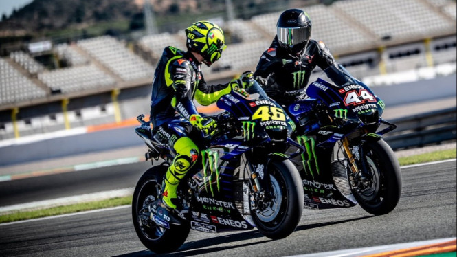 Valentino Rossi dan Lewis Hamilton