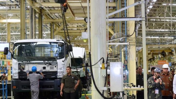 Jokowi saat di pabrik Isuzu