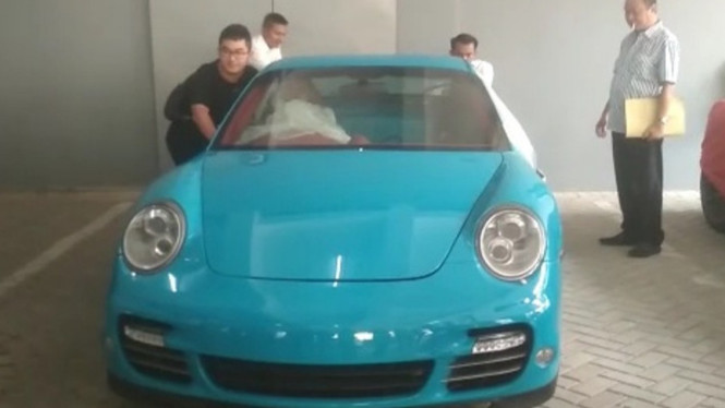 Mobil Porsche yang sempat disita Polda Jawa Timur