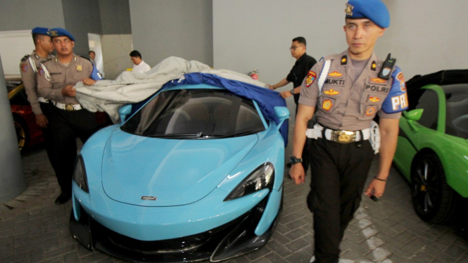 Mobil mewah disita Polda Jatim
