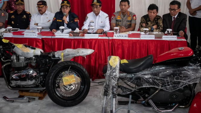 Penyelundupan mobil dan motor mewah di Tanjung Priok