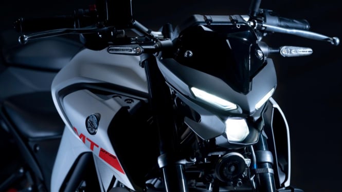 Headlamp Yamaha MT-25