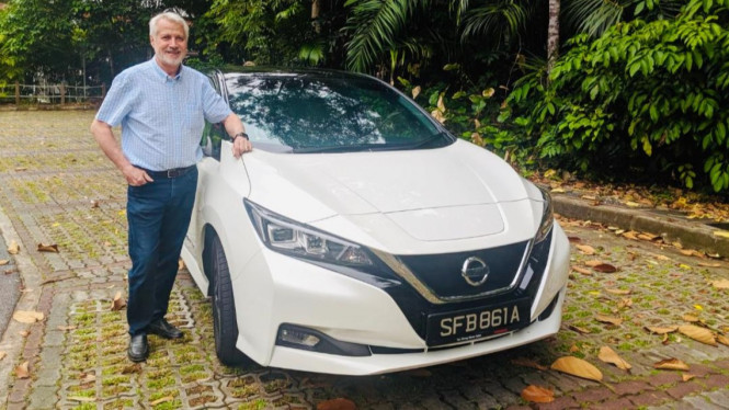 Christian Sauzedde, pemilik pertama Nissan Leaf di Singapura