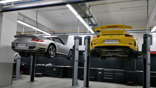 Biaya servis mobil Porsche