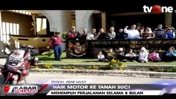 Umroh Mengendarai Motor