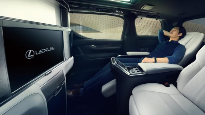 Lexus LM300h kembaran Alphard