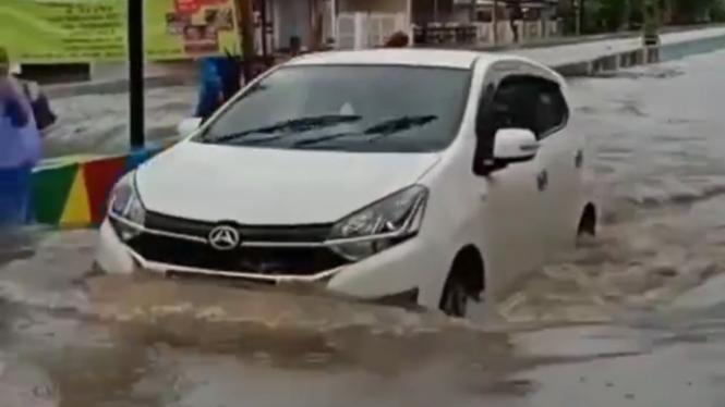 Ayla trobos banjir