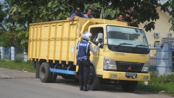 Ilustrasi Pungli Dishub ke Sopir Truk