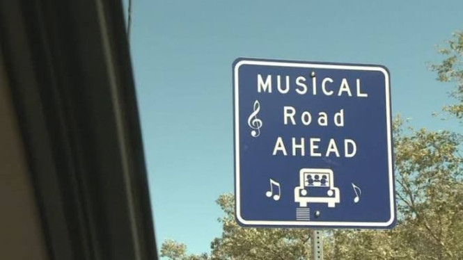 Ilustrasi Singing Road di luar negeri