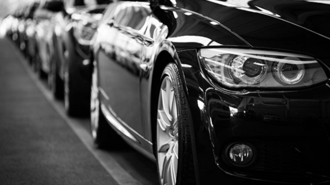 Ilustrasi Mobil Berwarna Hitam