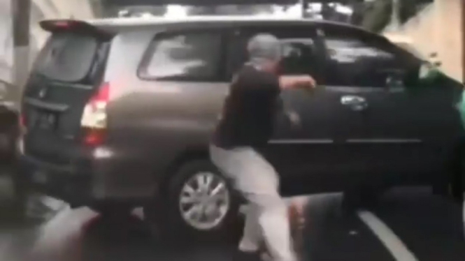 Ojol ngamuk di Jaksel