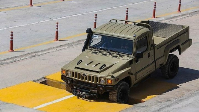 Mobil militer Iran berbasis Toyota Land Cruiser