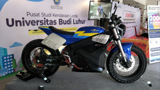 Motor listrik Zero buatan Atenk Katros