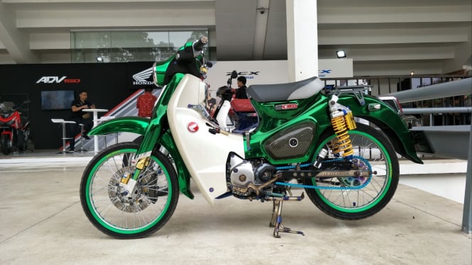 Modifikasi Honda C125 bergaya Thailook